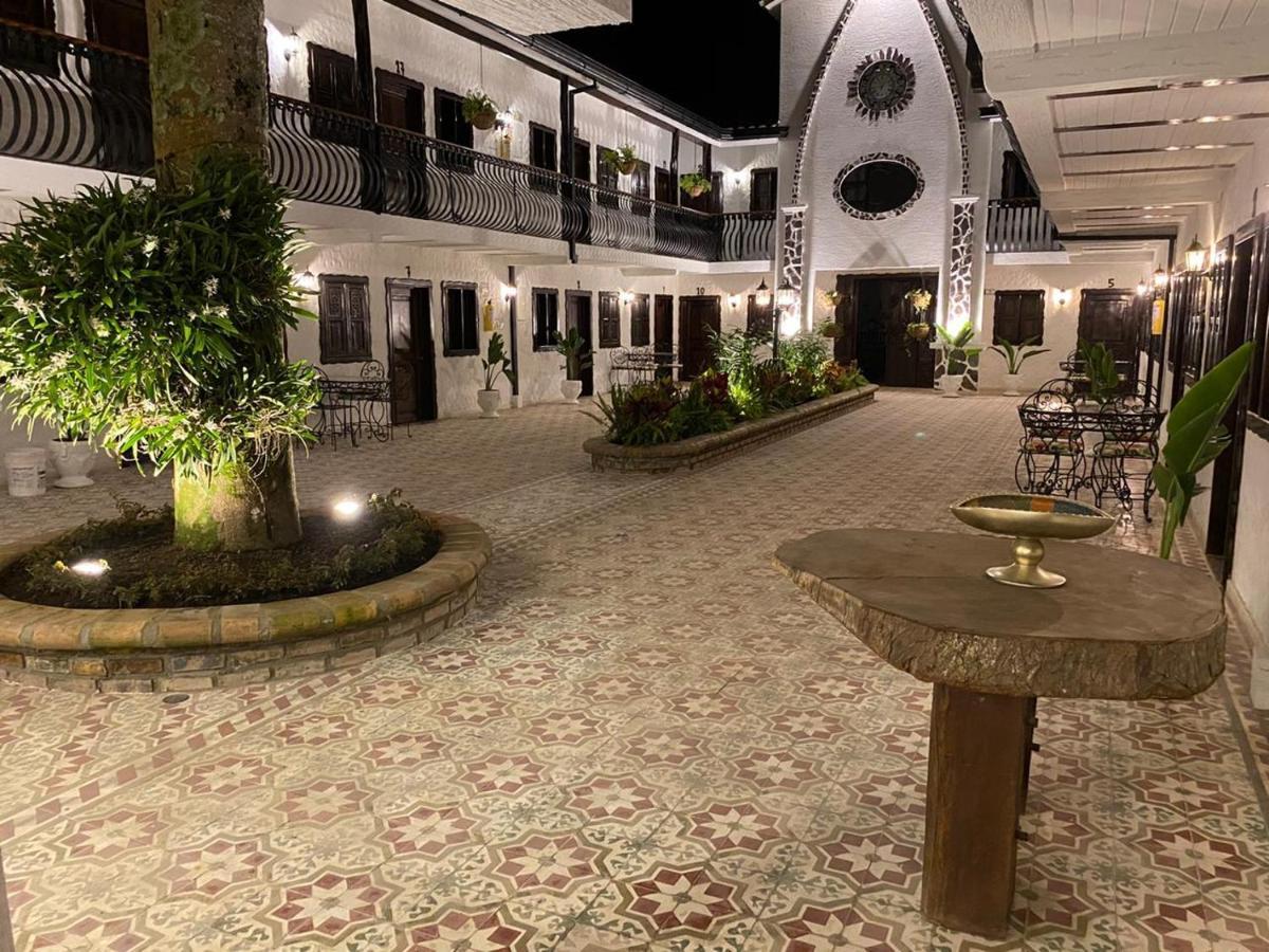 Casa Hotel Las Orquideas Сиркасия Екстериор снимка