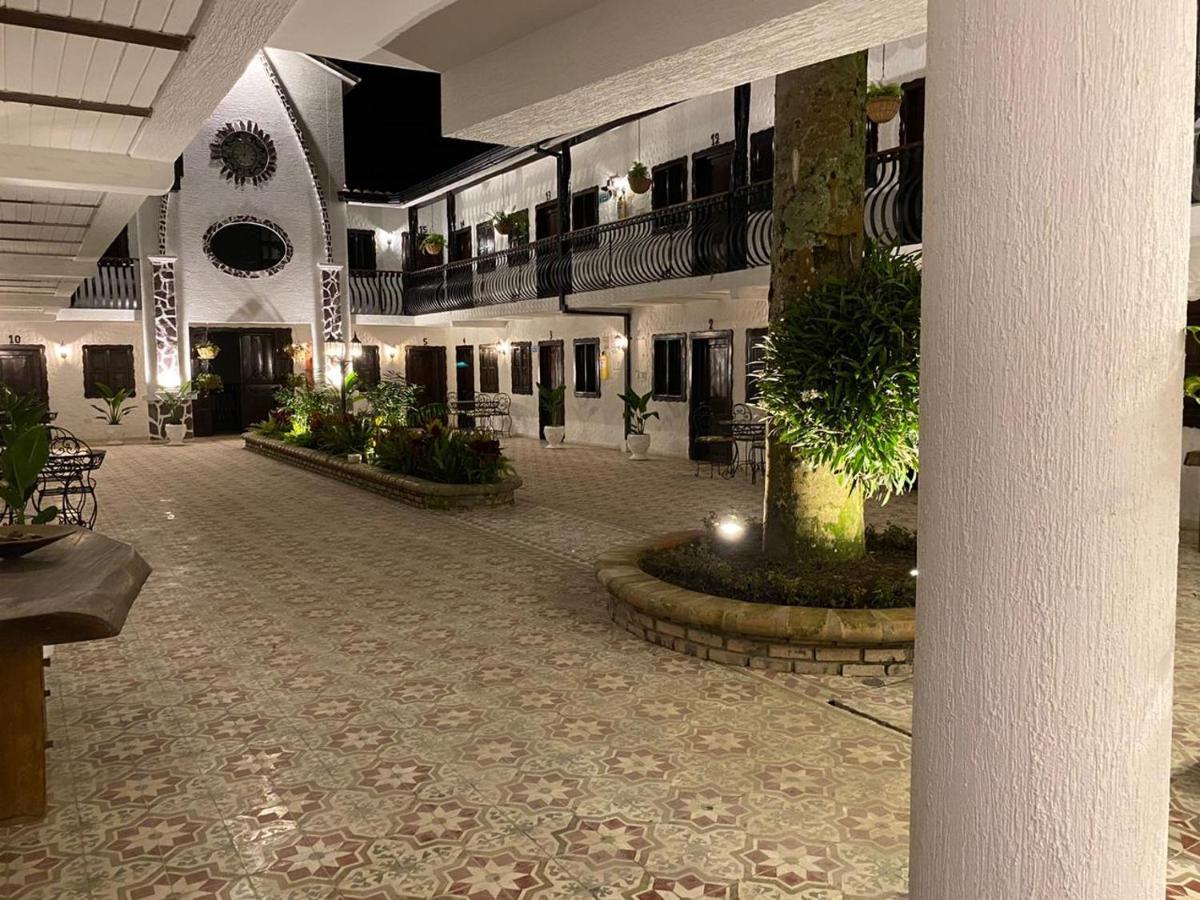 Casa Hotel Las Orquideas Сиркасия Екстериор снимка