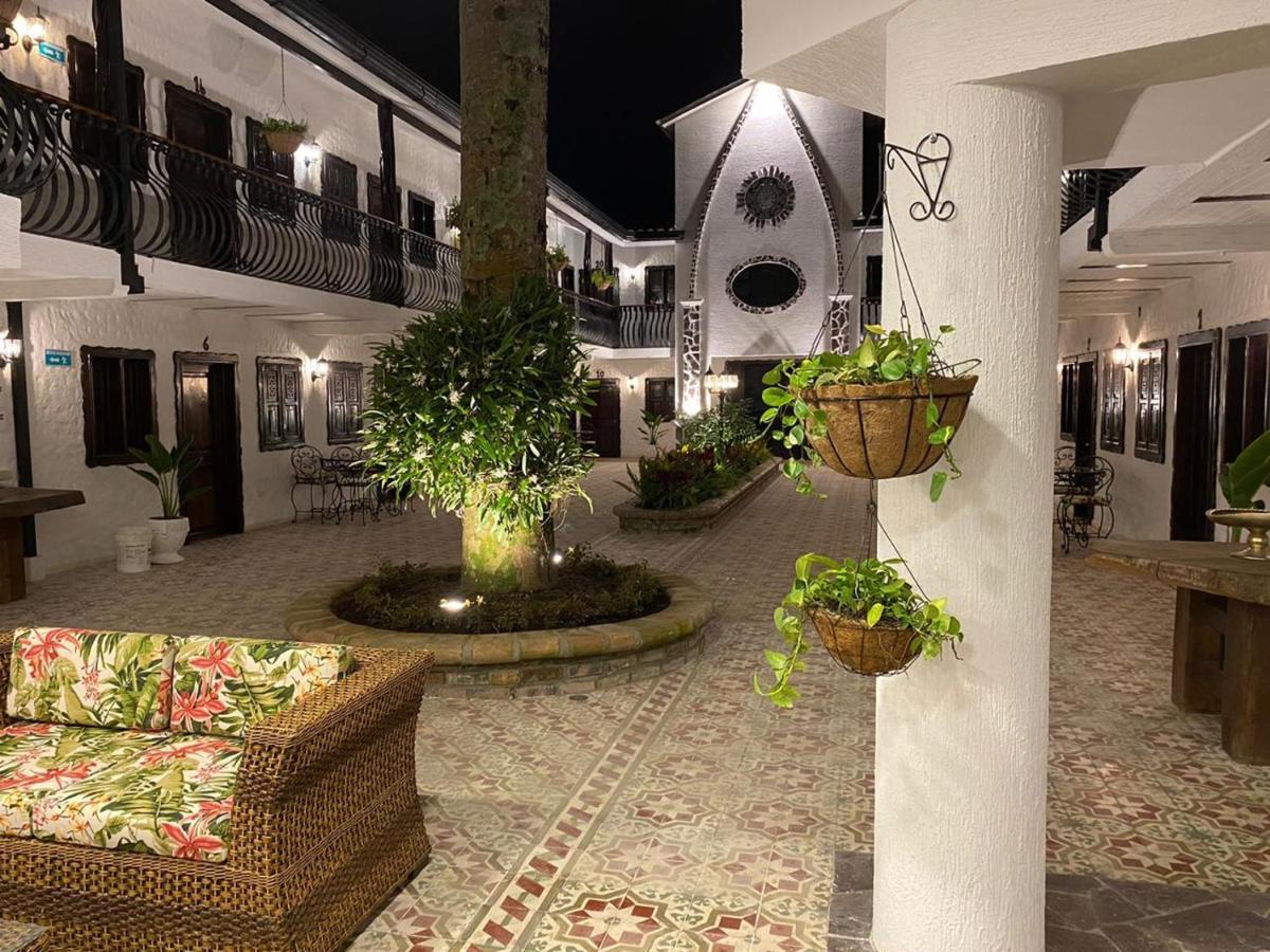Casa Hotel Las Orquideas Сиркасия Екстериор снимка