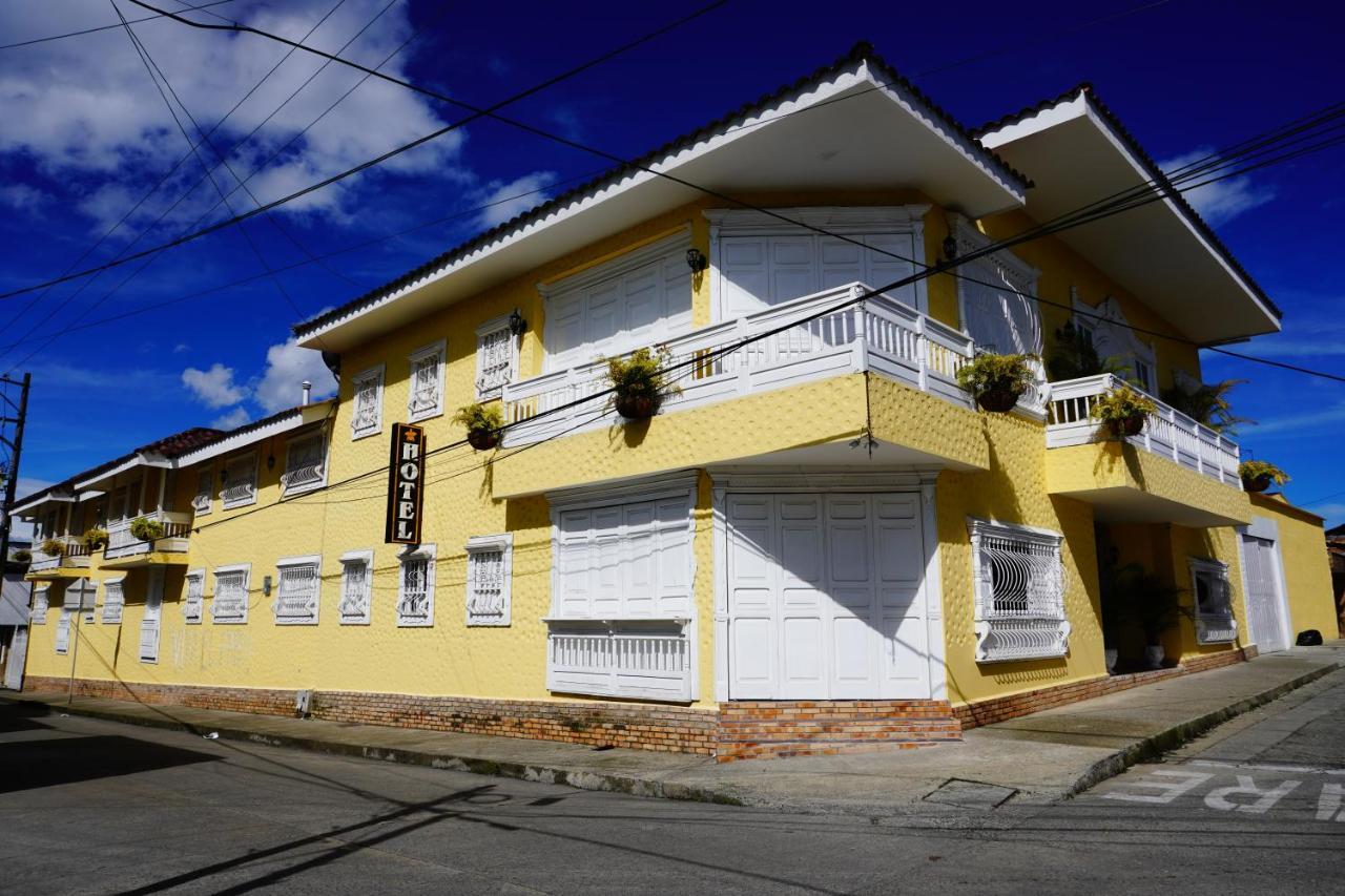 Casa Hotel Las Orquideas Сиркасия Екстериор снимка